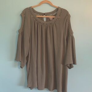 Light olive green Catherine’s 3X (24-26) woman’s top with all the lace details